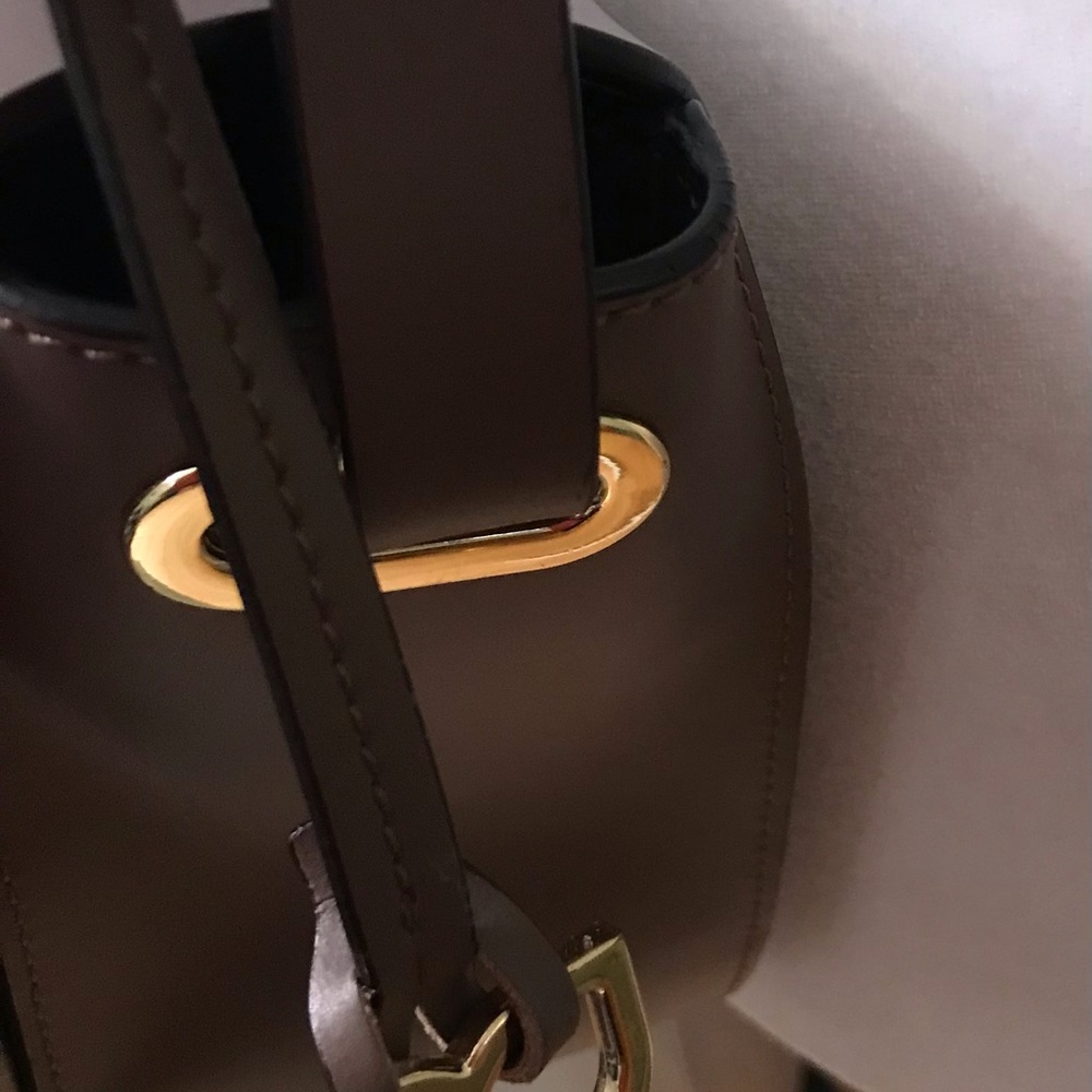 🌼BCBGMaxAzria Real Leather Crossbody Bag, 11”x8”x3.5” - Picture 10 of 16